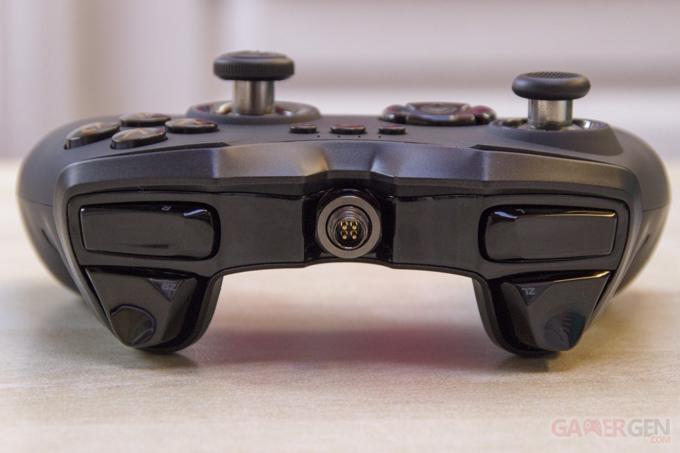 Manette Nacon GC-400ES (19)
