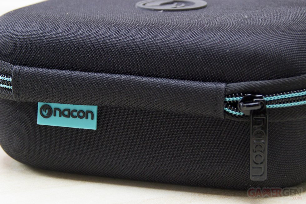 Manette Nacon GC-400ES (7)