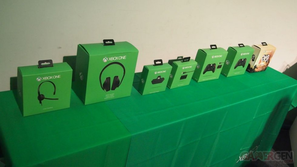 Microsoft Xbox One Japon Tokyo 21.06.2014  (42)