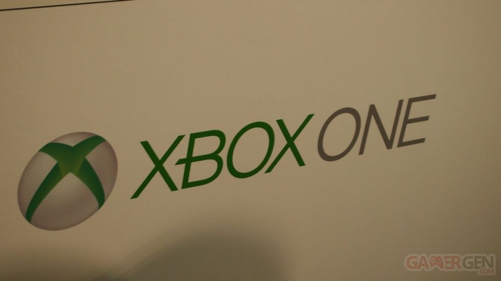 Microsoft Xbox One Japon Tokyo 21.06.2014  (44)