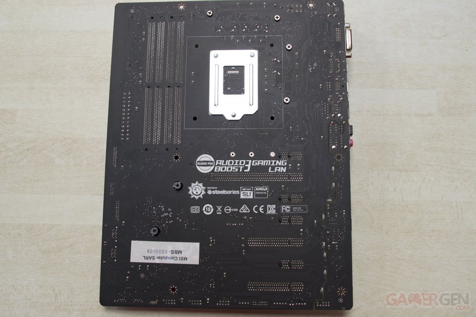 MSI Z170A Krait Gaming R6 Siege Rainbow Six Ubisoft Carte mère Motherboard Intel  Unboxing Déballage Présentation Images Photos GamerGen_com Clint008 (1)