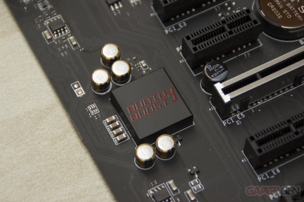 MSI Z170A Krait Gaming R6 Siege Rainbow Six Ubisoft Carte mère Motherboard Intel  Unboxing Déballage Présentation Images Photos GamerGen_com Clint008 (7)
