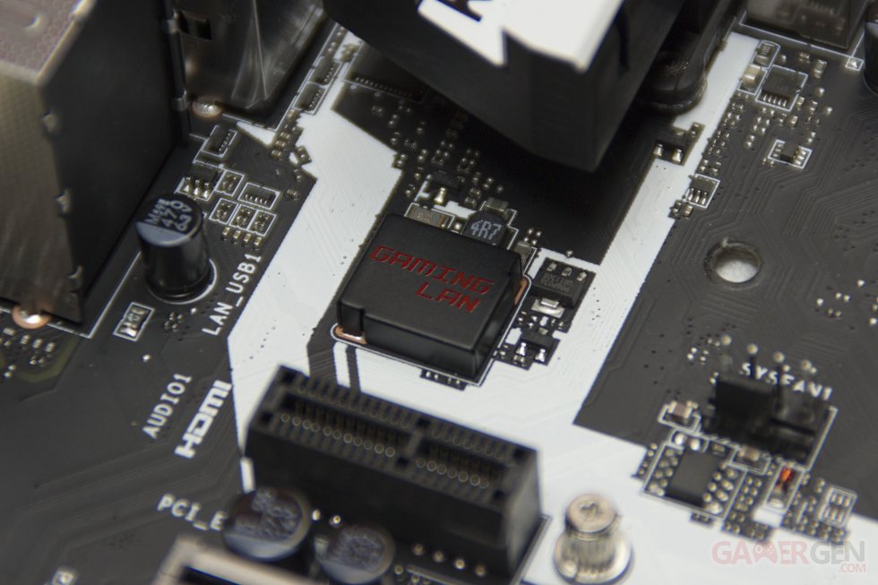 MSI Z170A Krait Gaming R6 Siege Rainbow Six Ubisoft Carte mère Motherboard Intel  Unboxing Déballage Présentation Images Photos GamerGen_com Clint008 (8)