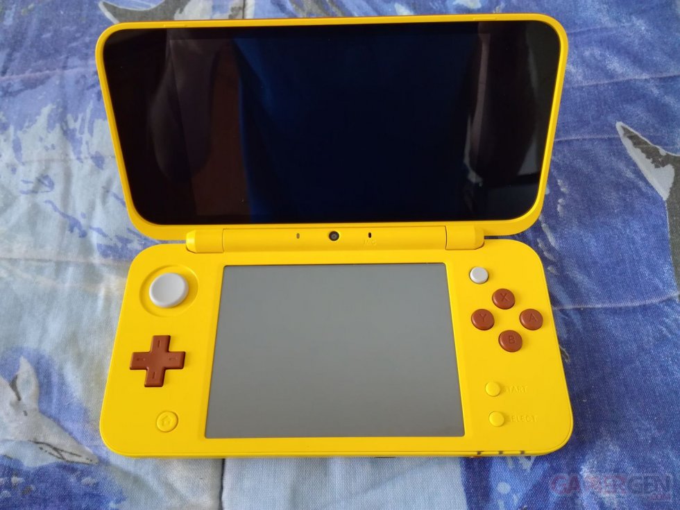 New-Nintendo-2DS-XL-Pikachu-Edition-unboxing-déballage-11-09-04-2018