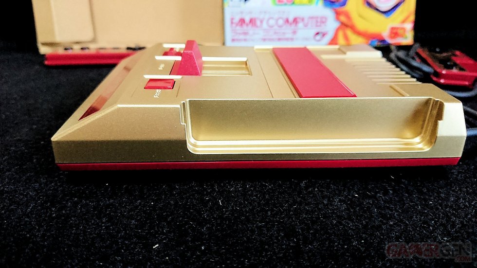 Nintendo Classic Mini Famicom Weekly Shonen Jump 50th Anniversary Edition NES Unboxing Deballages images (7)