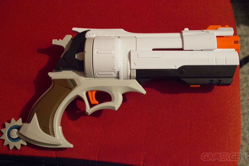 Overwatch Nerf Rival Hasbro Pacificateur McCree (9)