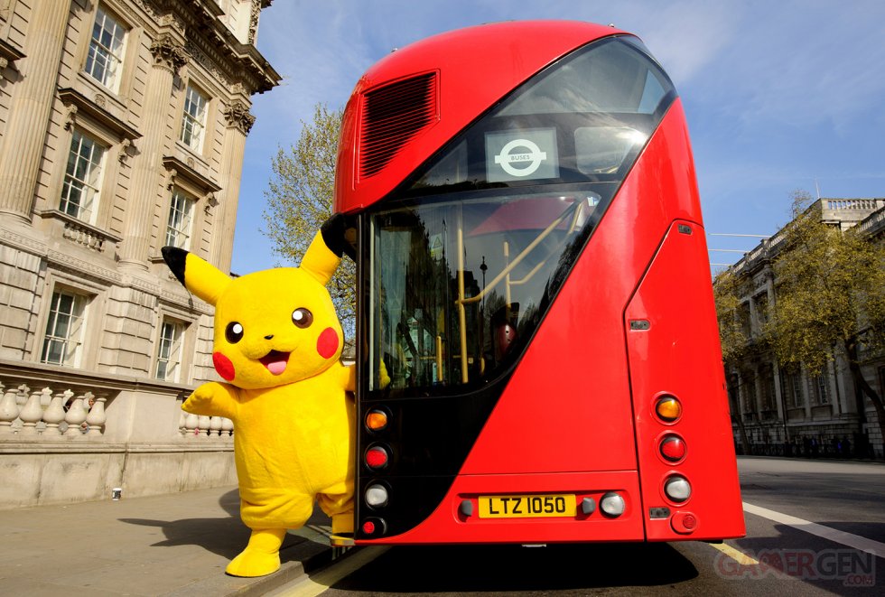 Pikachu & Bus 3