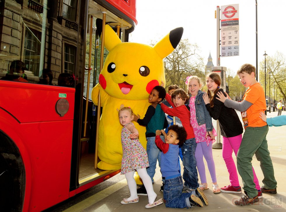 Pikachu kids & bus 4