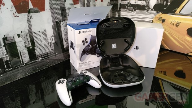 UNBOXING DualSense Edge : notre déballage maison de la manette pro de Sony  PlayStation 