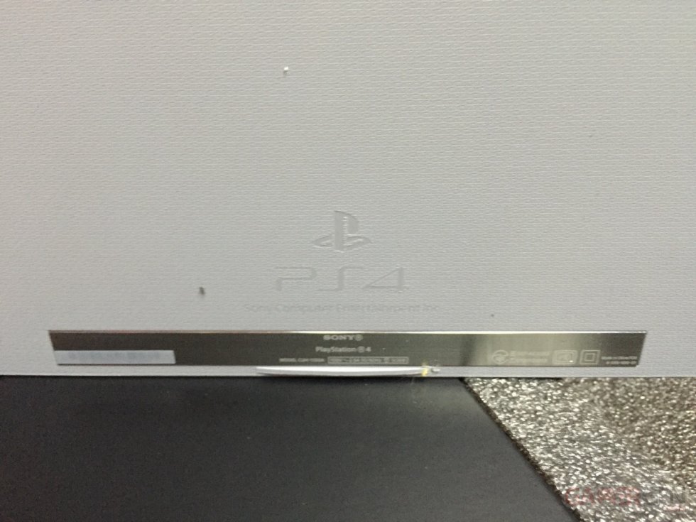 PS4 20th Anniversary Edition PlayStation deballage unboxing gamergen 12.01.2015  (13)