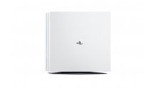 PS4-PlayStation-4-Pro-Glacier-White_hardware-4
