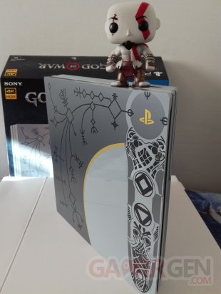 PS4 Pro Leviathan Grey collector God of War unboxing déballage 43 19 04 2018