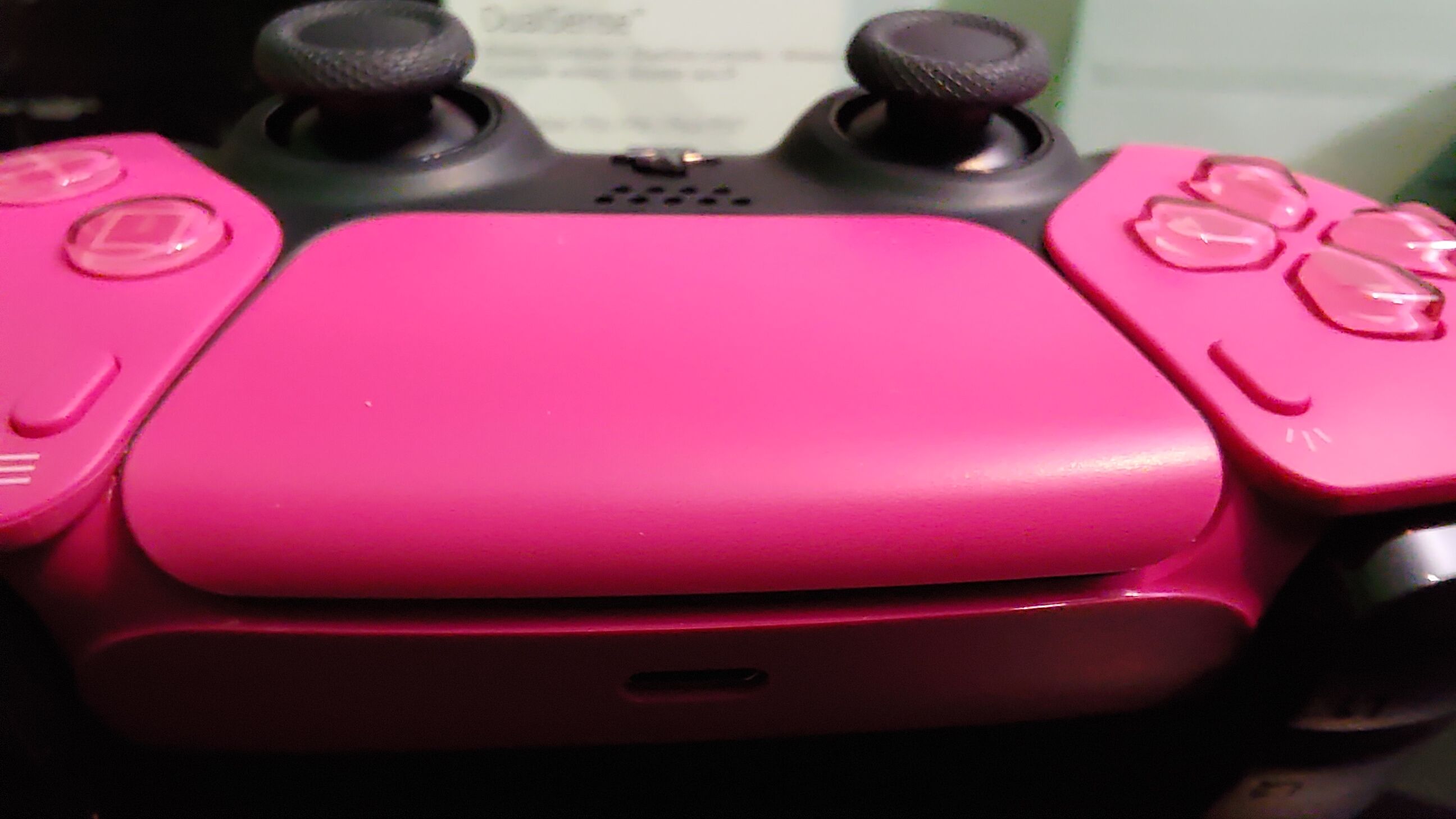 UNBOXING PS5 DualSense Nova Pink et Starlight Blue : nos photos maison des  manettes d'Un gars et une fille 