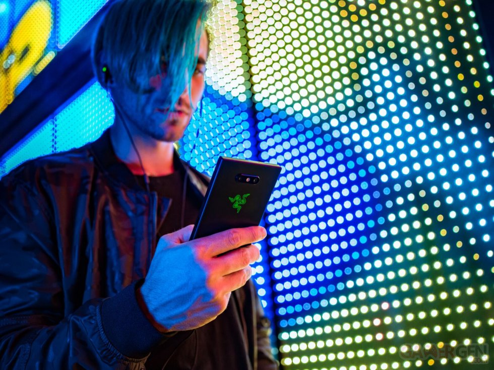 Razer Phone 2 images  (1).