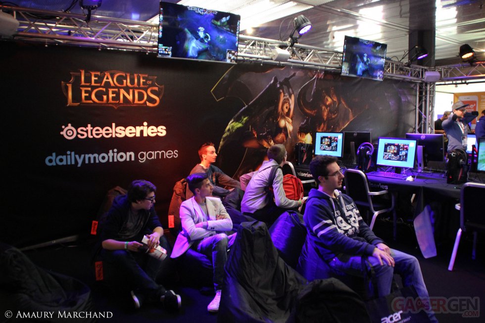 Stand League of Legends DHFR15