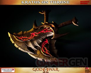 statue god of war collector kratos 12