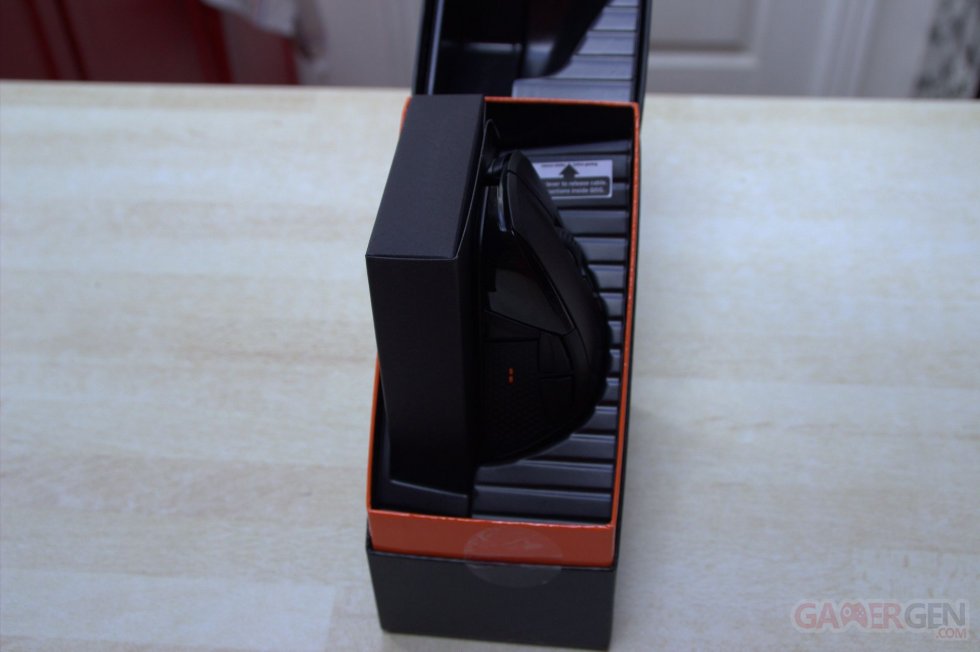SteelSeries Rival 700 Unboxing Souris Gaming Gamer OLED Déballage Boîte Packaging GamerGen_com Clint008 (8)