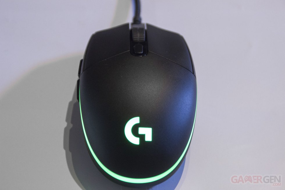 TEST - Logitech Pro Gaming Mouse souris gamers joueurs sobre efficace (6)
