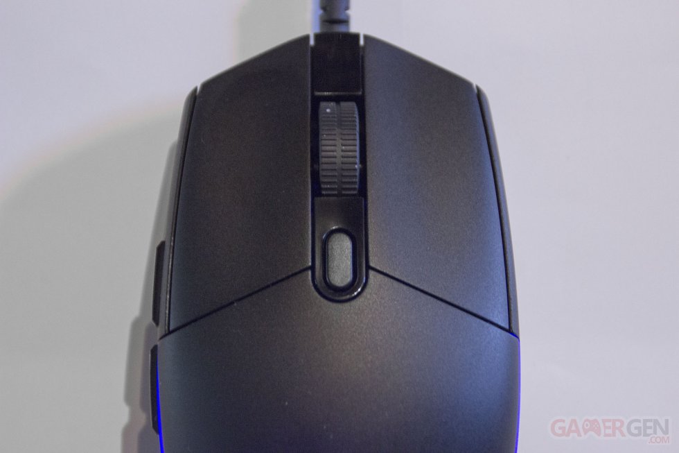 TEST - Logitech Pro Gaming Mouse souris gamers joueurs sobre efficace (7)