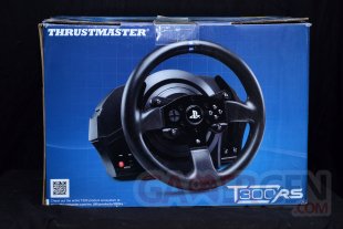 Thrustmaster T300 RS Unboxing volant  (1)