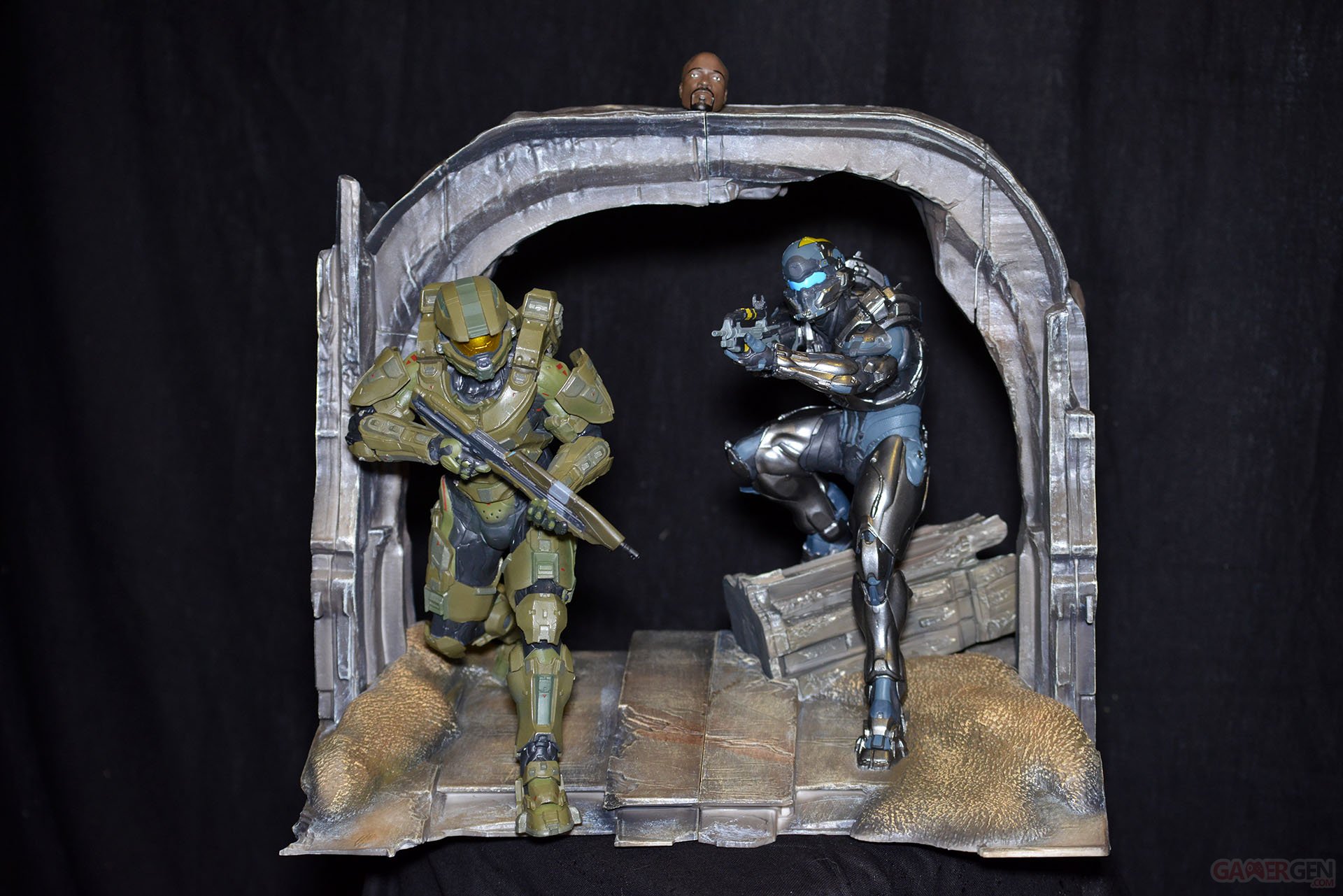 Halo 5 Guardians Limited Collector's Edition Master Chief & Spartan Locke  Statue