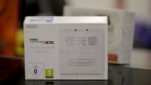 unboxing new nintendo 3DS Ambassador Edition 004