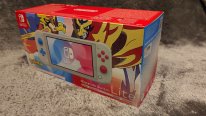 Unboxing   Nintendo Switch LITE Zacian Zamazenta Pokémon Collector 008
