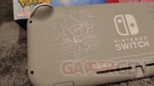 Unboxing   Nintendo Switch LITE Zacian Zamazenta Pokémon Collector 019