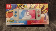 Unboxing - Nintendo Switch LITE Zacian Zamazenta Pokémon Collector 001