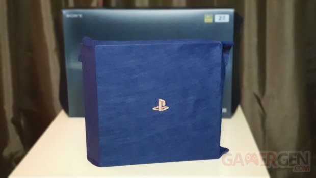 Unboxing PlayStation 500 million Limited edition (14) 1