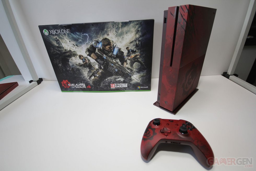 Xbox One S Gears of War collector 23