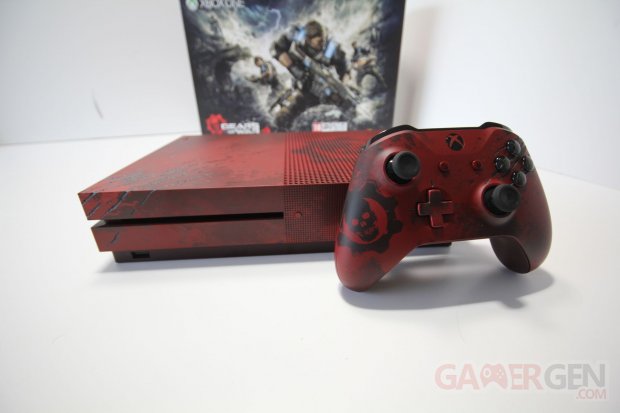 Xbox One S Gears of War collector 29