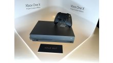 Xbox One X 01
