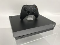 Xbox One X 06
