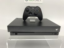 Xbox One X 07