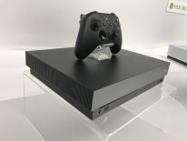 Xbox One X 08