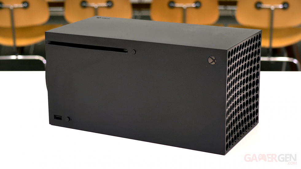 Xbox-Series-X_taille-comparaison-images-Eurogamer-6